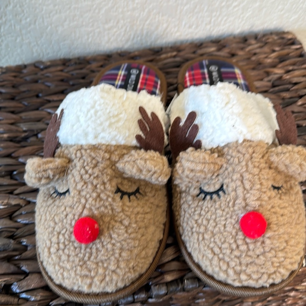 Wild Diva‎ Reindeer Slippers X-L Fits most 10-11 Holiday Festive Rudolph